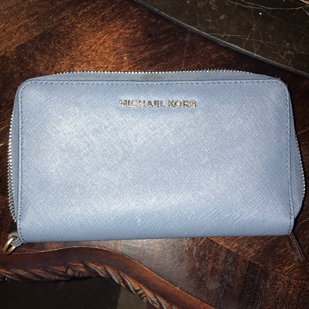 michael kors wallet!!
